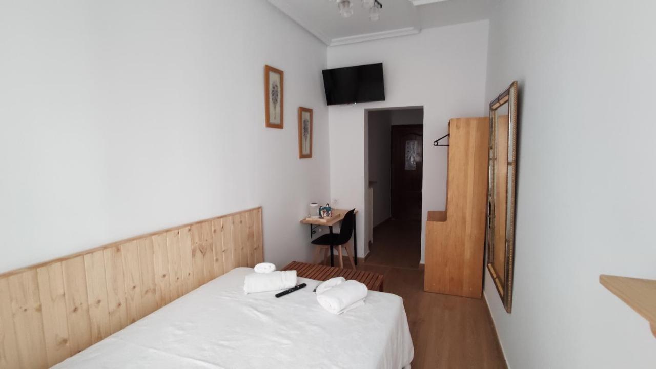 Hostal Aliste Мадрид Екстер'єр фото