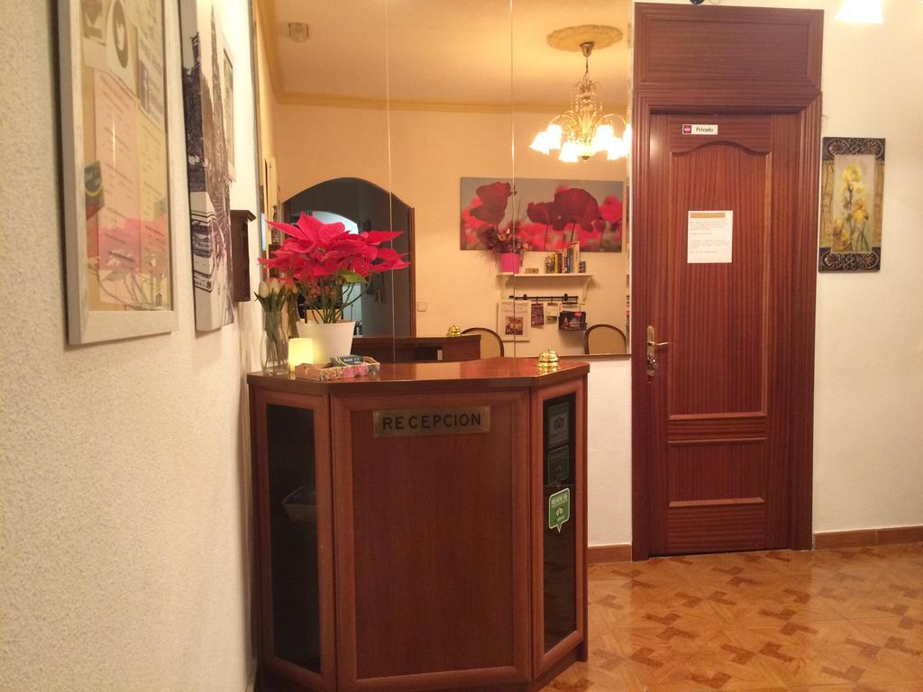 Hostal Aliste Мадрид Екстер'єр фото